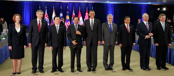 President Barack Obama meets with Trans-Pacific Partnership leaders during the APEC summit in Honolulu, Hawaii, Saturday, Nov. 12, 2011 - Sputnik Việt Nam