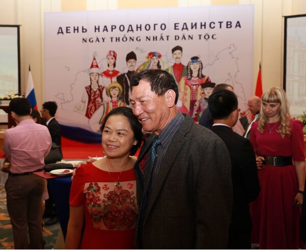 Ngày 16 tháng 11 tại Hà Nội Đại sứ quán Nga tại Việt Nam đã tổ chức buổi chiêu đãi nhân dịp Ngày Thống nhất dân tộc. - Sputnik Việt Nam