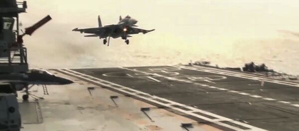 máy bay tiêm kích Su-33 tại tàu sân bay Đô đốc Kuznetsov - Sputnik Việt Nam