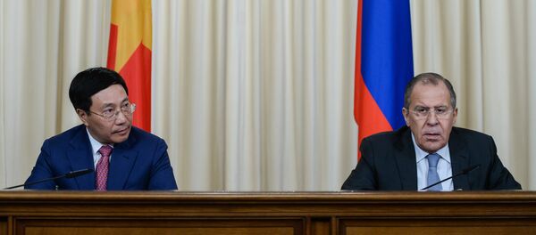 Ông Phạm Bình Minh Phó Thủ tướng kiêm Bộ trưởng Ngoại giao CHXHCN Việt Nam và Bộ trưởng Ngoại giao Nga Sergey Lavrov - Sputnik Việt Nam