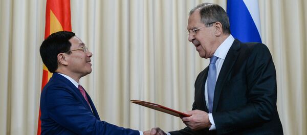 Ông Phạm Bình Minh Phó Thủ tướng kiêm Bộ trưởng Ngoại giao CHXHCN Việt Nam và Bộ trưởng Ngoại giao Nga Sergey Lavrov - Sputnik Việt Nam