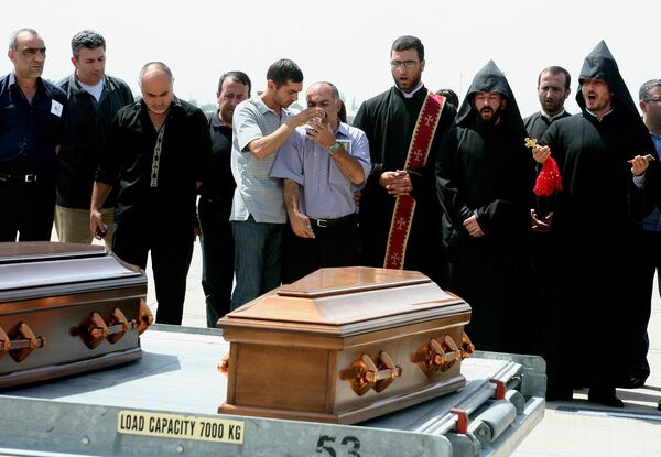 Lễ tang các nạn nhân trong vụ tai nạn máy bay ở Iran - Sputnik Việt Nam