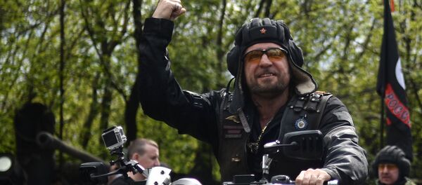 Президент мотоклуба Ночные волки Александр Залдостанов (Хирург) во время мотопробега в честь открытия мотосезона в Москве - Sputnik Việt Nam