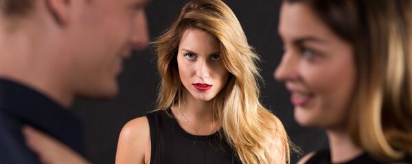 Một người phụ nữ yêu một người đàn ông đã kết hôn Một người phụ nữ yêu một người đàn ông đã kết hôn - Sputnik Việt Nam