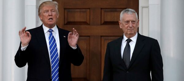 Donald Trump và James Mattis Donald Trump và James Mattis - Sputnik Việt Nam