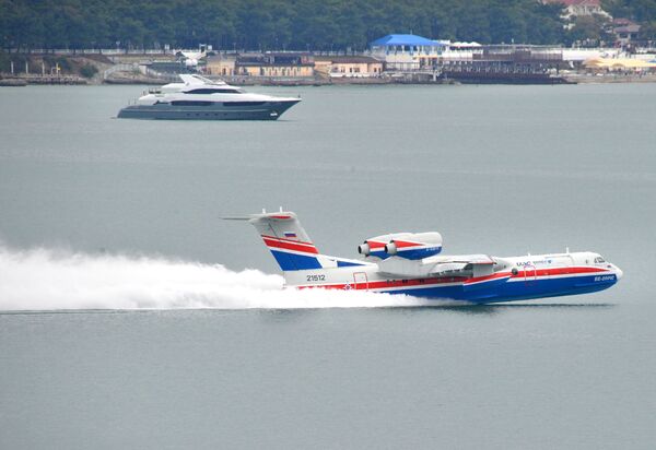 Máy bay lưỡng cư Be-200 - Sputnik Việt Nam