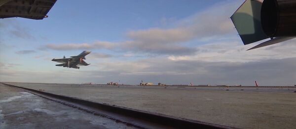 Su-33i hạ cánh xuống Đô đốc Kuznetsov - Sputnik Việt Nam