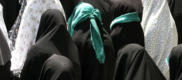 người phụ nữ mặc abaya người phụ nữ mặc abaya - Sputnik Việt Nam