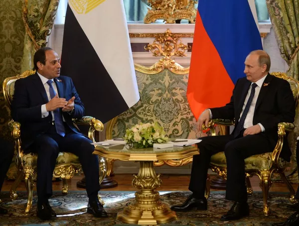 Tổng thống Nga Vladimir Putin (phải) và Tổng thống Ai Cập Abdel Fattah al-Sisi trong cuộc gặp tại điện Kremlin Tổng thống Nga Vladimir Putin (phải) và Tổng thống Ai Cập Abdel Fattah al-Sisi trong cuộc gặp tại điện Kremlin - Sputnik Việt Nam