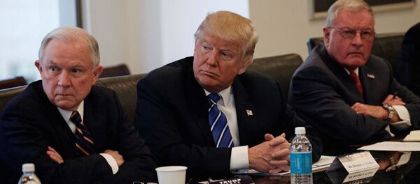 Donald Trump, Jeff Sessions và Keith Kellogg - Sputnik Việt Nam