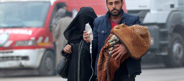 Беженцы во время эвакуации из Алеппо Беженцы во время эвакуации из Алеппо - Sputnik Việt Nam