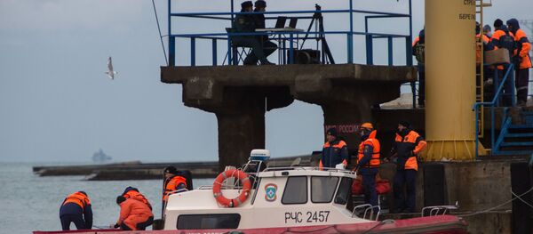 Công việc tìm kiếm và cứu hộ vụ tai nạn máy bay Tu-154 của Bộ Quốc phòng ngoài khơi vùng Biển Đen - Sputnik Việt Nam