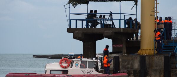 Công việc tìm kiếm và cứu hộ vụ tai nạn máy bay Tu-154 của Bộ Quốc phòng ngoài khơi vùng Biển Đen - Sputnik Việt Nam