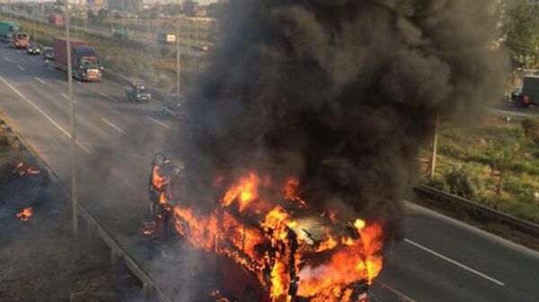 Xe khách bốc cháy - Sputnik Việt Nam