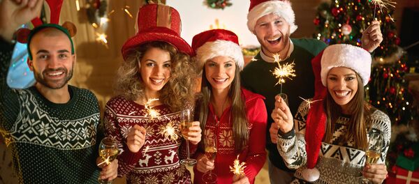 Bạn bè mừng năm mới - Sputnik Việt Nam