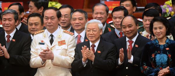 Ông Đinh Thế Huynh, Chủ tịch Việt Nam Trần Đại Quang, Tổng thư ký Ủy ban Trung ương Đảng CS Nguyễn Phú Trọng, Thủ tướng Chính phủ Nguyễn Xuân Phúc và Chủ tịch Quốc hội Nguyễn Thị Kim Ngân tại Đại hội lần thứ 12 của Đảng CS tại Hà Nội Ông Đinh Thế Huynh, Chủ tịch Việt Nam Trần Đại Quang, Tổng thư ký Ủy ban Trung ương Đảng CS Nguyễn Phú Trọng, Thủ tướng Chính phủ Nguyễn Xuân Phúc và Chủ tịch Quốc hội Nguyễn Thị Kim Ngân tại Đại hội lần thứ 12 của Đảng CS tại Hà Nội - Sputnik Việt Nam