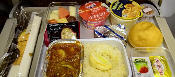 Bữa điểm tâm trên máy bay Bữa điểm tâm trên máy bay - Sputnik Việt Nam