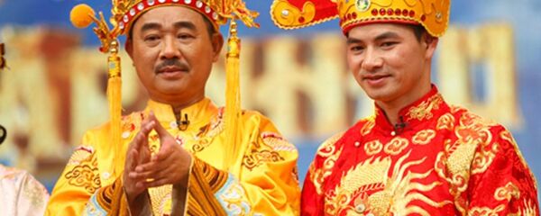 Nam Tào Xuân Bắc và Ngọc Hoàng Quốc Khánh trong một phân đoạn của Táo quân Nam Tào Xuân Bắc và Ngọc Hoàng Quốc Khánh trong một phân đoạn của Táo quân - Sputnik Việt Nam