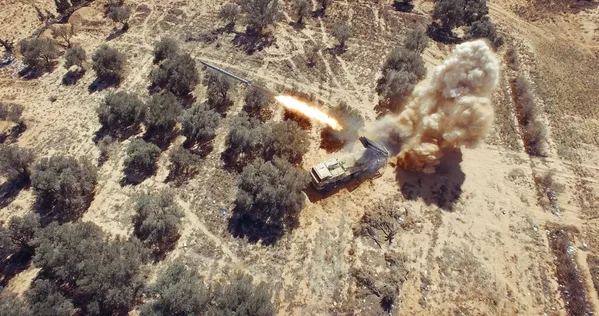 Hệ thống tên lửa phóng loạt MLRS Smerch tấn công các vị trí của chiến binh IS ở Palmyra, Syria Hệ thống tên lửa phóng loạt MLRS Smerch tấn công các vị trí của chiến binh IS ở Palmyra, Syria - Sputnik Việt Nam