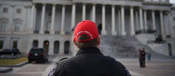 Mũ đỏ mang dấu ấn Donald Trump Mũ đỏ mang dấu ấn Donald Trump - Sputnik Việt Nam