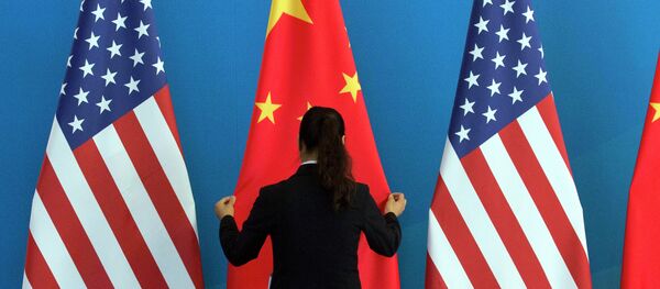 hai lá cờ Hoa kỳ và Trung Quốc - Sputnik Việt Nam