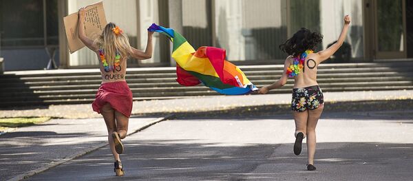 nhà hoạt động phong trào Femen - Sputnik Việt Nam