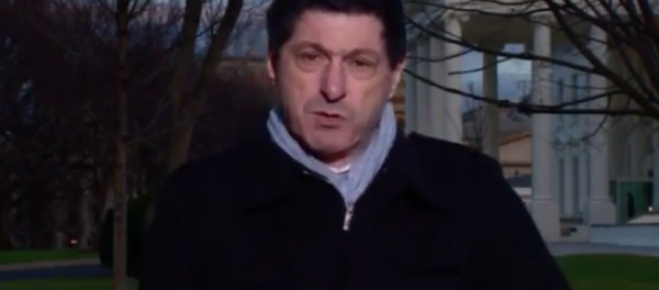 Khán giả BBC ngạc nhiên nhìn thấy tay của phóng viên truyền hình đang tác nghiệp - Sputnik Việt Nam