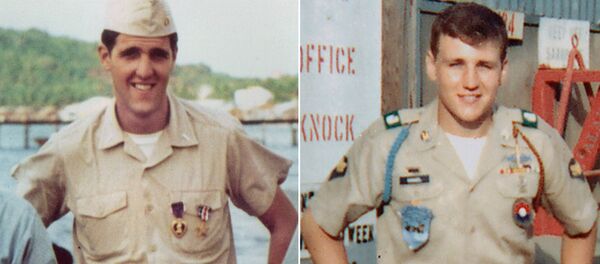 John Kerry, trái, năm 1969 và Chuck Hagel, năm 1968 tại Việt Nam - Sputnik Việt Nam