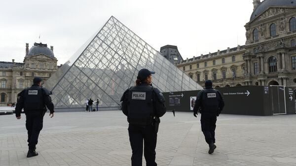 Louvre - Sputnik Việt Nam