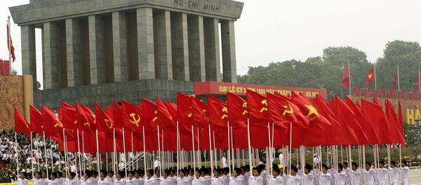 Diễu hành tại lăng Chủ tịch Hồ Chí Minh ở Hà Nội, Việt Nam Diễu hành tại lăng Chủ tịch Hồ Chí Minh ở Hà Nội, Việt Nam - Sputnik Việt Nam