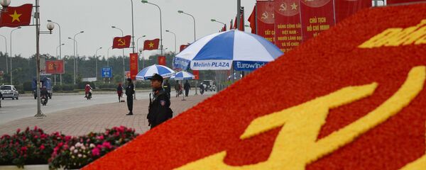 Cảnh sát đặc nhiệm trên đường phố của Hà Nội trước Đại hội 12 Đảng Cộng sản Việt Nam - Sputnik Việt Nam