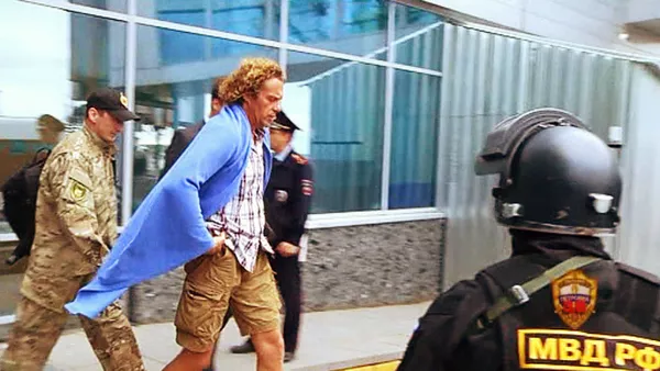 Doanh nhân Sergei Polonsky ở sân bay “Domodedovo” Doanh nhân Sergei Polonsky ở sân bay “Domodedovo” - Sputnik Việt Nam