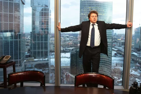 Chủ tịch Hội đồng quản trị Mirax Group Sergei Polonsky hướng dẫn tham quan tòa tháp Liên bang ở Moscow City Chủ tịch Hội đồng quản trị Mirax Group Sergei Polonsky hướng dẫn tham quan tòa tháp Liên bang ở Moscow City - Sputnik Việt Nam