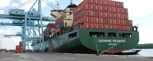 Tàu hàng cập cảng - Sputnik Việt Nam