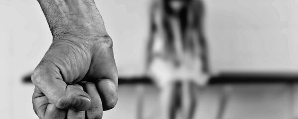 Cô gái khóc - Sputnik Việt Nam