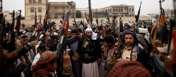 Phiến quân Shiite-Huthis trong một cuộc biểu tình ở Sanaa, Yemen - Sputnik Việt Nam