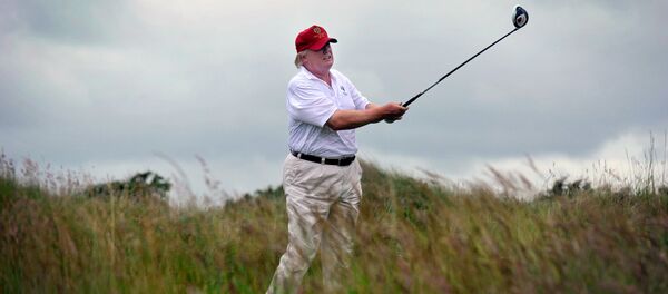 Donald Trump chơi golf - Sputnik Việt Nam