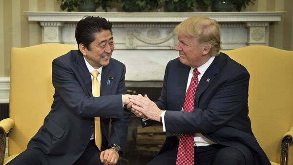 Tổng thống Trump và Thủ tướng Abe - Sputnik Việt Nam