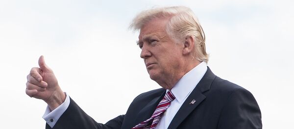 US President Donald Trump arrives in Philadelphia on January 26, 2017 to attend a Republican retreat - Sputnik Việt Nam