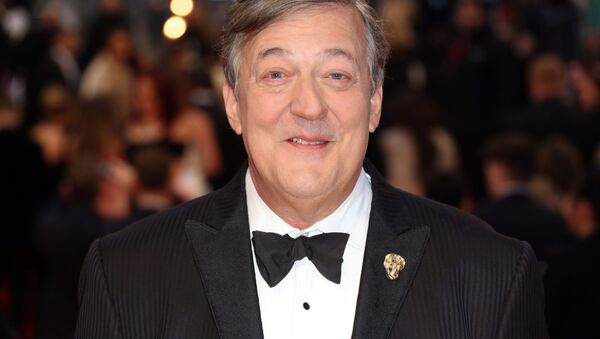 nhà văn người Anh Stephen Fry - Sputnik Việt Nam