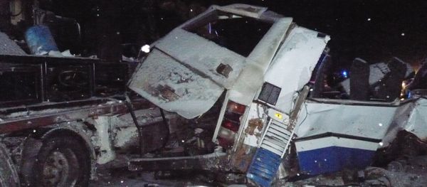 Car accident on a road between the cities of Tyumen and Khanty-Mansiysk   - Sputnik Việt Nam