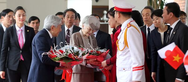 Nhật hoàng và hoàng hậu thăm Việt Nam - Sputnik Việt Nam