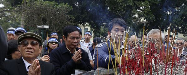 Vào những ngày kỷ niệm chiến tranh biên giới 1979 chính quyền đã bắt giữ một số người cố gắng tổ chức những hoạt động tôn vinh các liệt sĩ tại Hà Nội. Vào những ngày kỷ niệm chiến tranh biên giới 1979 chính quyền đã bắt giữ một số người cố gắng tổ chức những hoạt động tôn vinh các liệt sĩ tại Hà Nội. - Sputnik Việt Nam