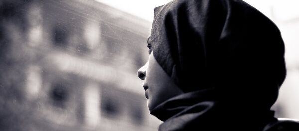 Cô gái trùm khăn hijab - Sputnik Việt Nam