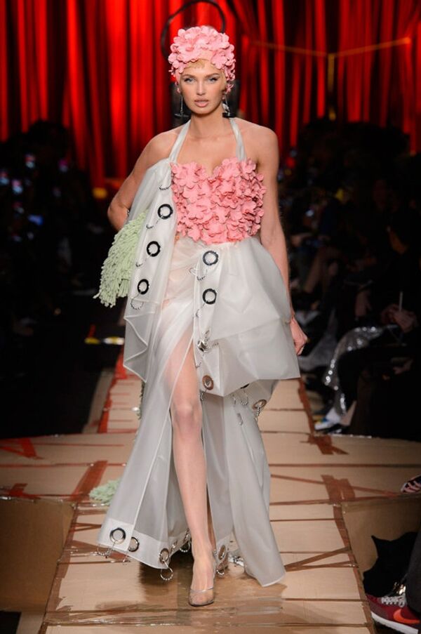 Moschino - Sputnik Việt Nam