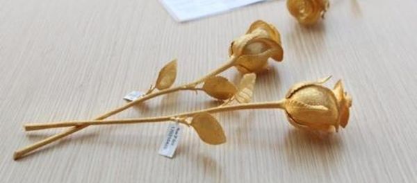 Đại gia Việt chi gần 1 tỷ đồng mua hồng vàng nguyên khối làm quà tặng vợ dịp 8/3 - Sputnik Việt Nam