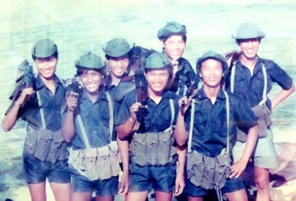 Chiến sĩ Trường Sa năm 1988. Chiến sĩ Trường Sa năm 1988. - Sputnik Việt Nam