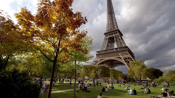 Tháp Eiffel ở Paris - Sputnik Việt Nam