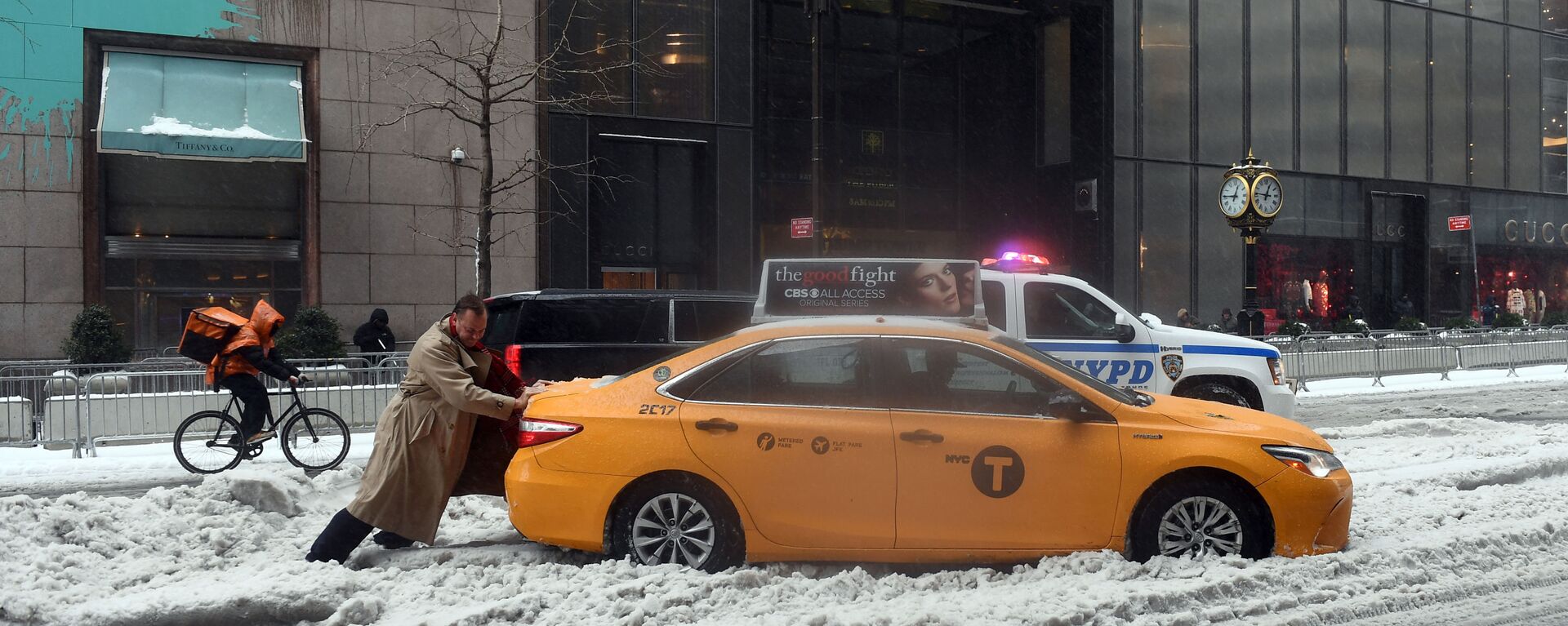 Lại là thành phố New York, nhưng vào ngày 14 tháng Ba.Trận bão tuyết Stella làm đường phố hầu như thành chướng ngại vật không vượt qua nổi khi di chuyển. - Sputnik Việt Nam, 1920, 29.12.2022