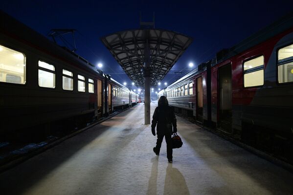 Sân ga tàu điện ngoại ô trên ga chính Novosibirsk - Sputnik Việt Nam